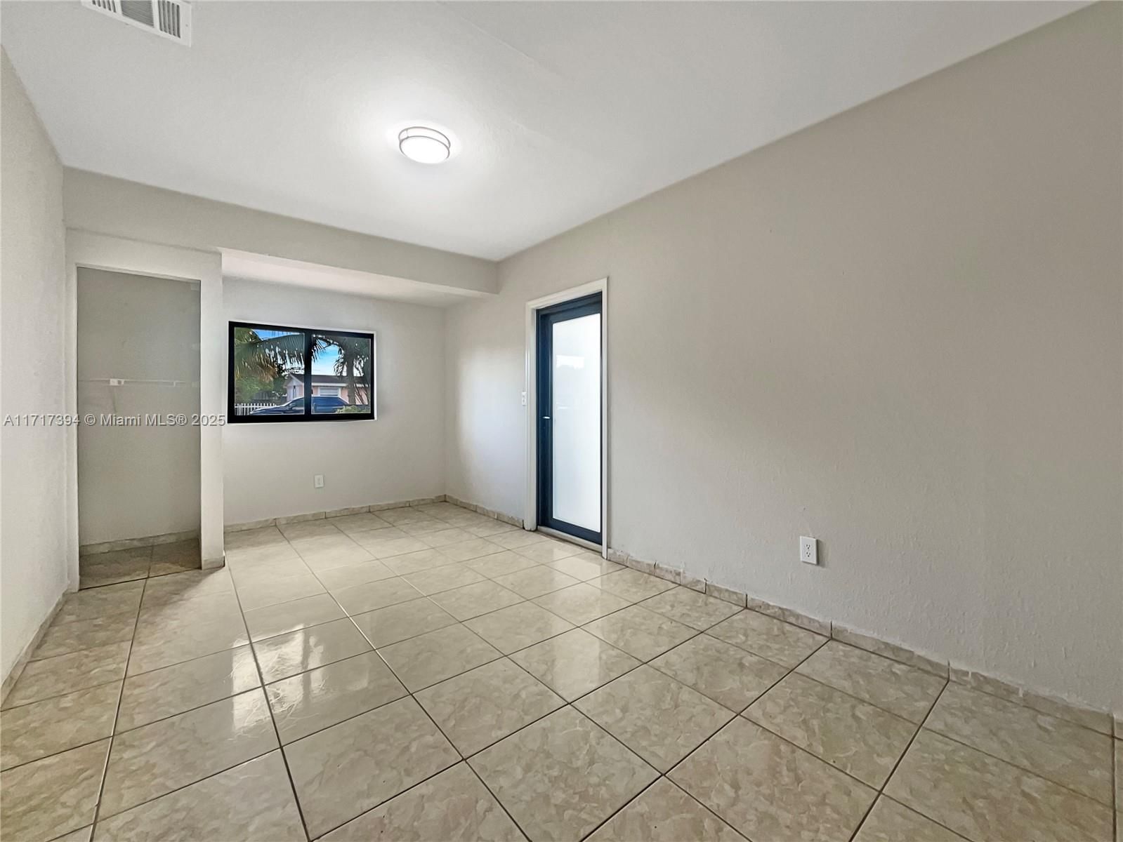 Real estate property located at 5001 181st Ter, Miami-dade, Carol City 3rd Addn, Miami Gardens, FL