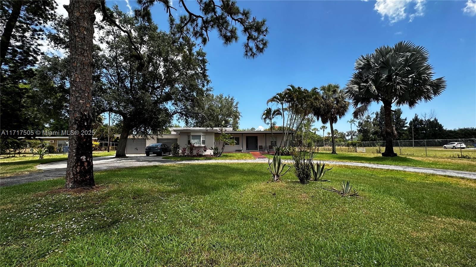 Real estate property located at 1128 Park Ln, Palm Beach, Town Of Haverhill, Haverhill, FL