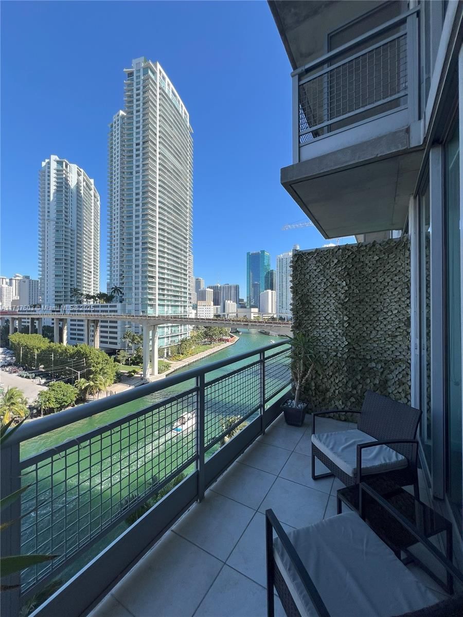 Real estate property located at 690 1st Ct #1011, Miami-dade, Neo Vertika Condo, Miami, FL