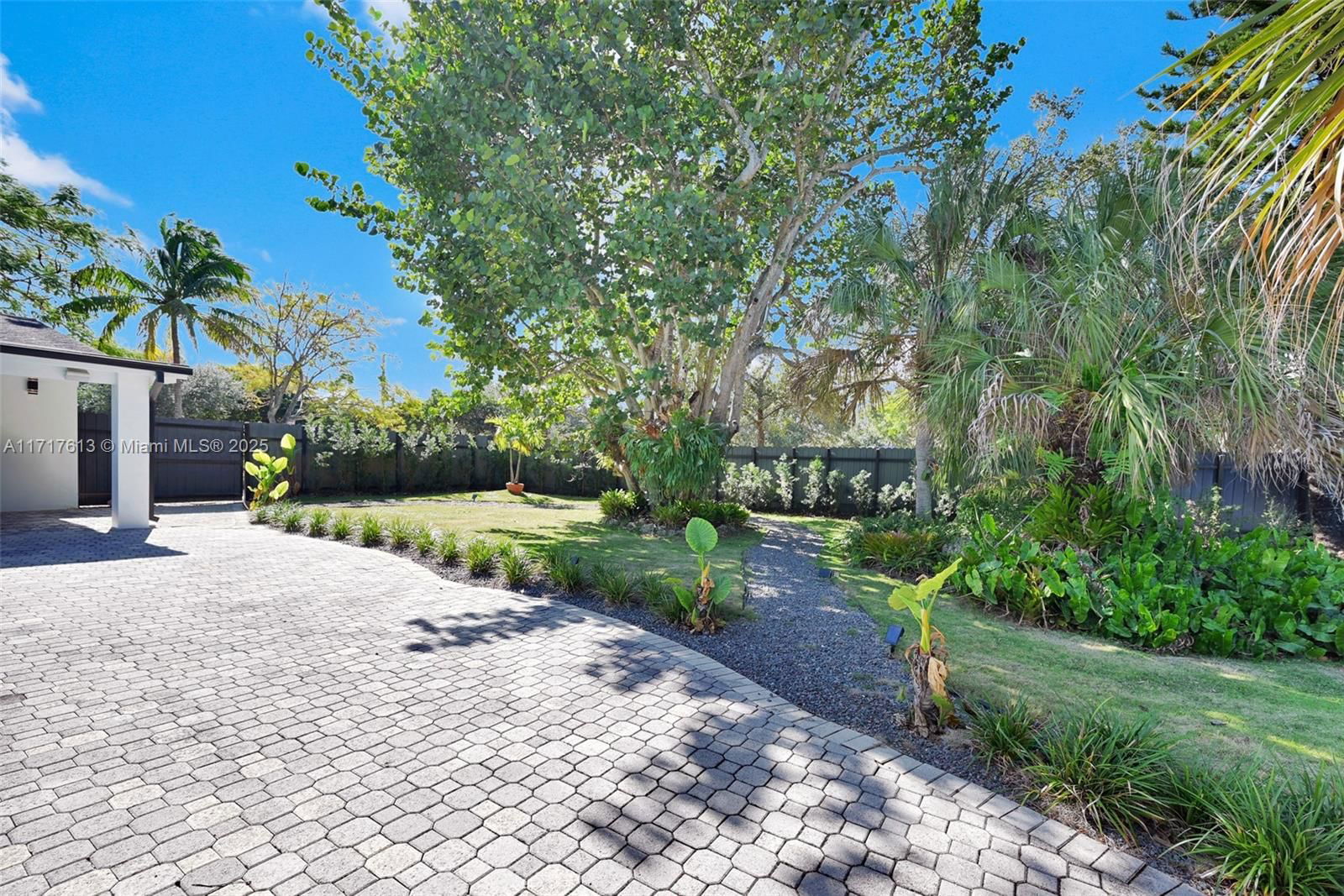 Real estate property located at 8195 142nd Ter, Miami-dade, Royal Palm Ests, Palmetto Bay, FL