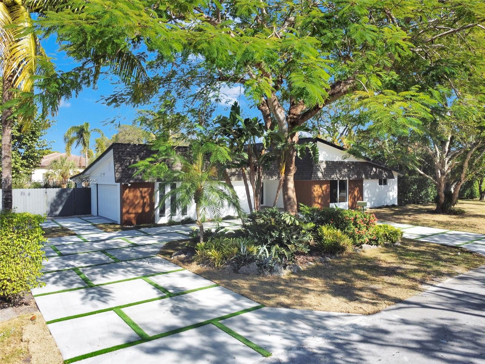 Real estate property located at 8195 142nd Ter, Miami-dade, Royal Palm Ests, Palmetto Bay, FL
