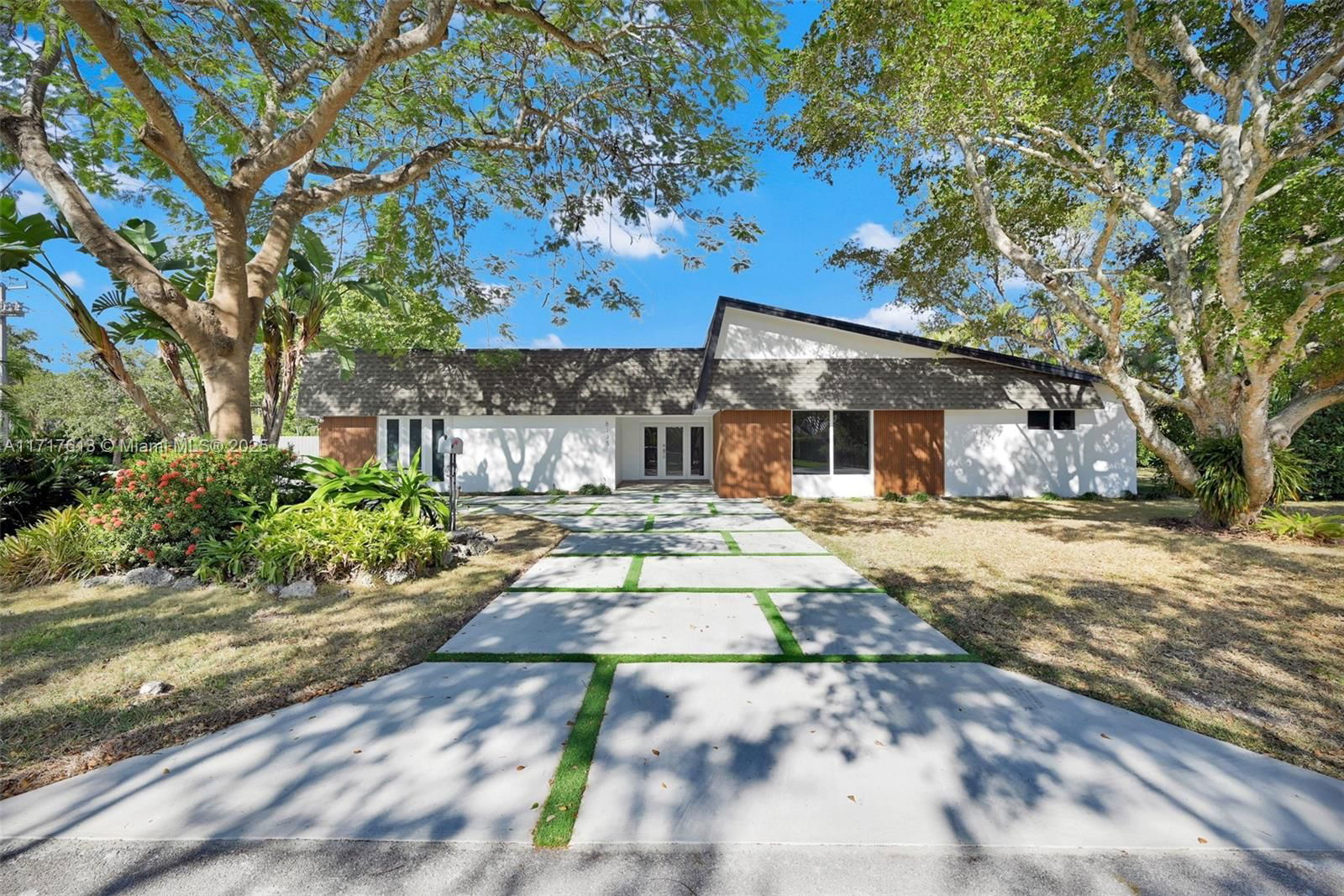 Real estate property located at 8195 142nd Ter, Miami-dade, Royal Palm Ests, Palmetto Bay, FL