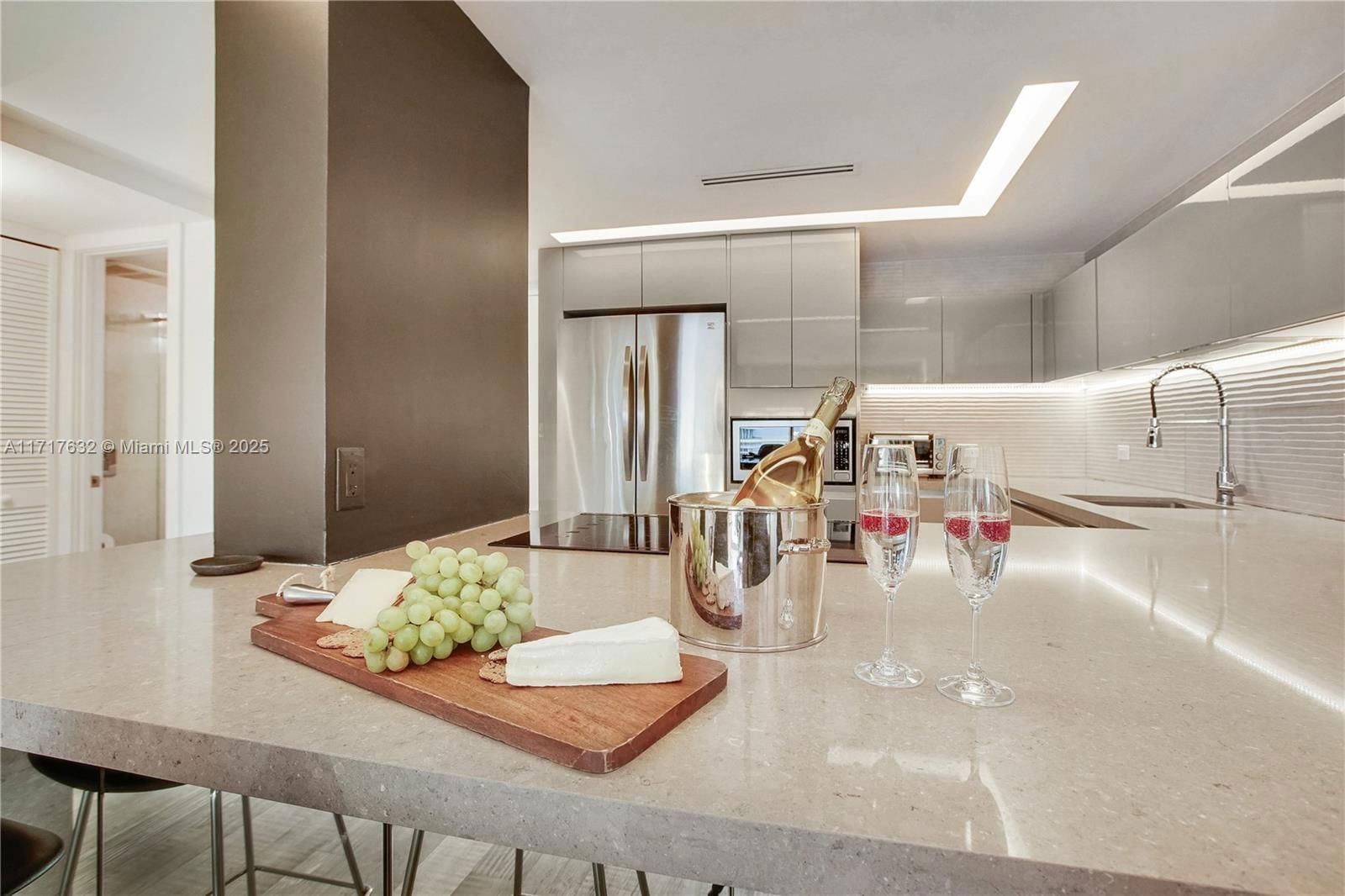 Real estate property located at 1450 Lincoln Rd #909, Miami-dade, Lincoln Bay Towers Condo, Miami Beach, FL