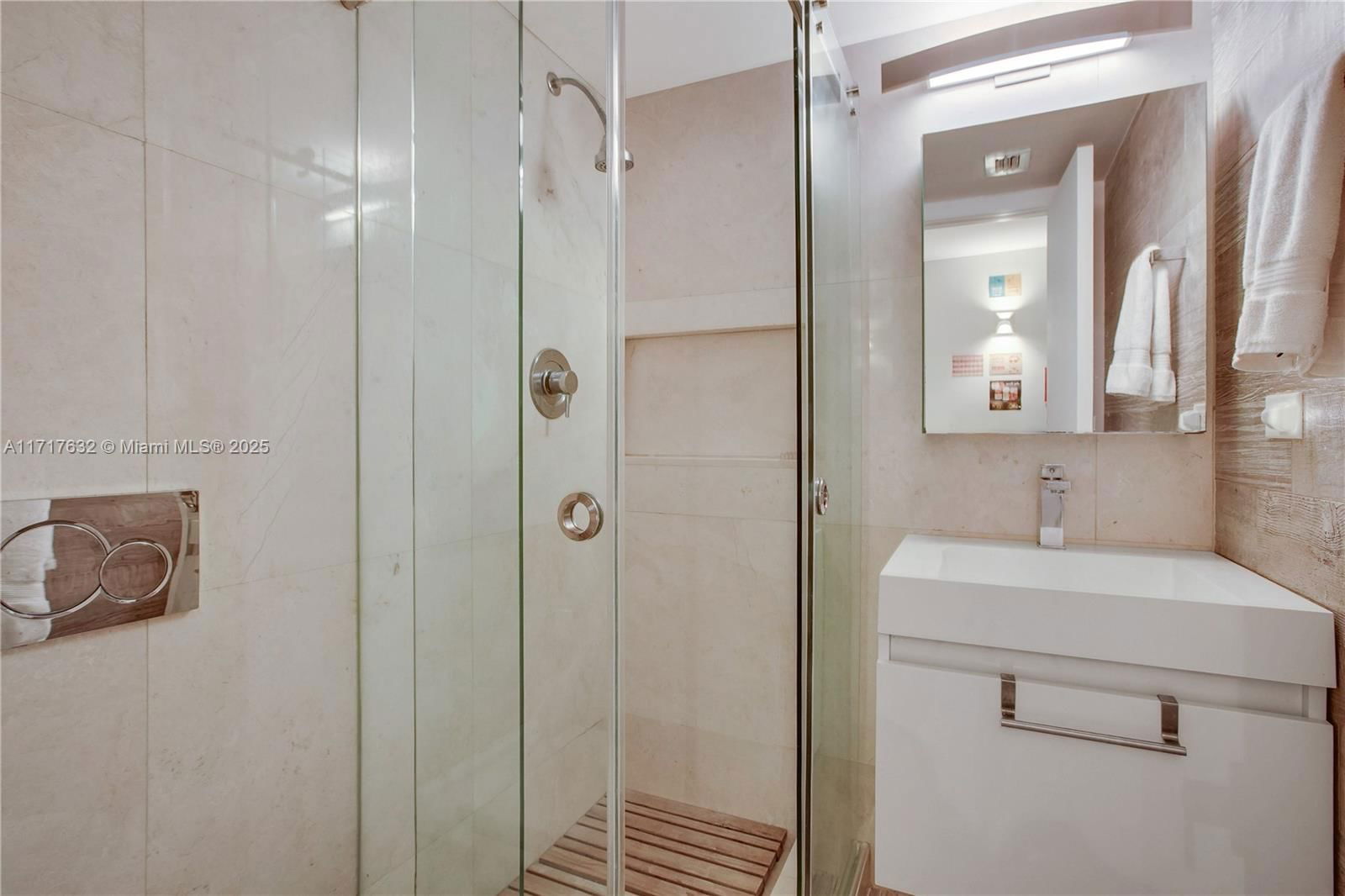 Real estate property located at 1450 Lincoln Rd #909, Miami-dade, Lincoln Bay Towers Condo, Miami Beach, FL
