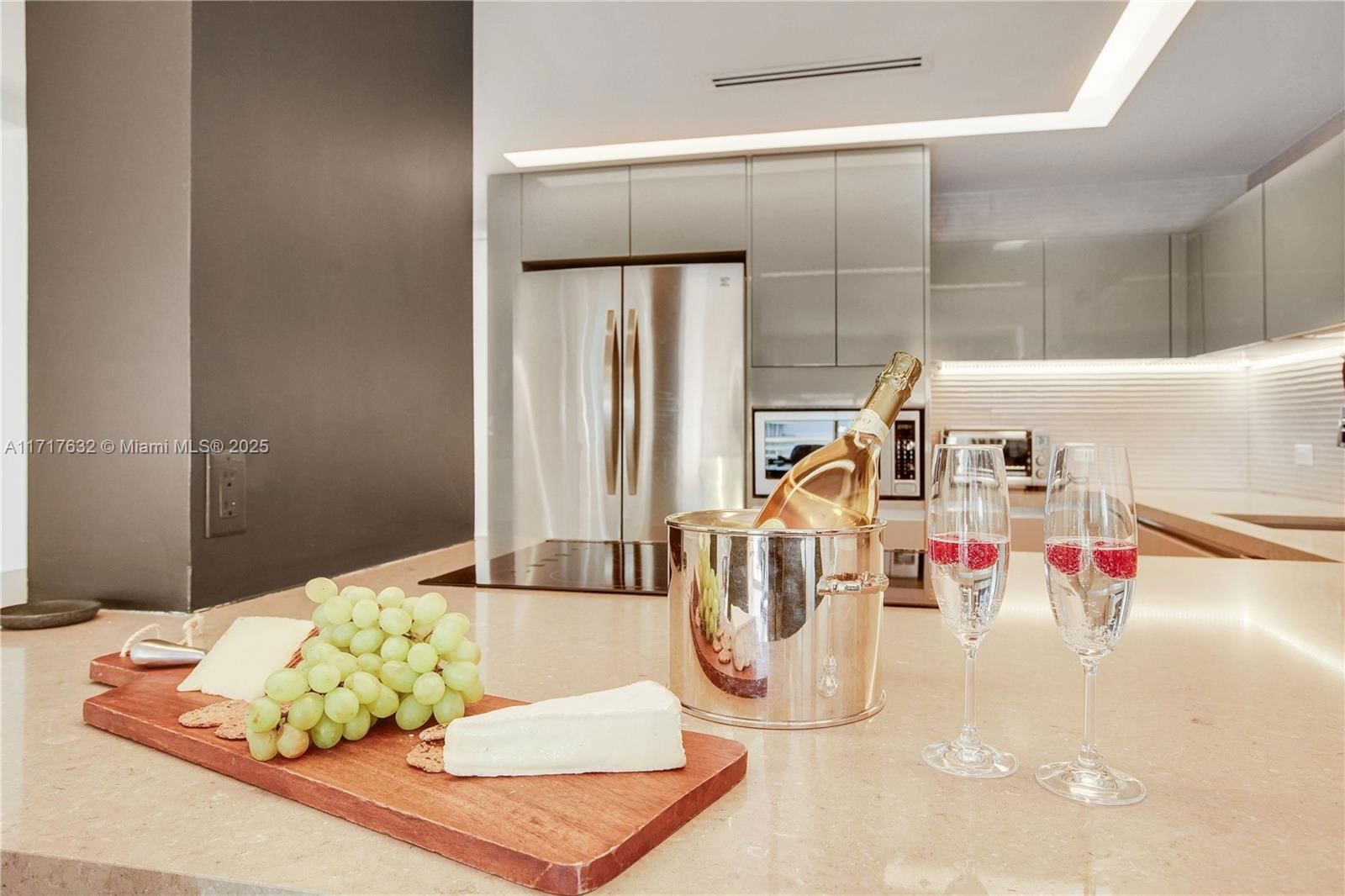 Real estate property located at 1450 Lincoln Rd #909, Miami-dade, Lincoln Bay Towers Condo, Miami Beach, FL