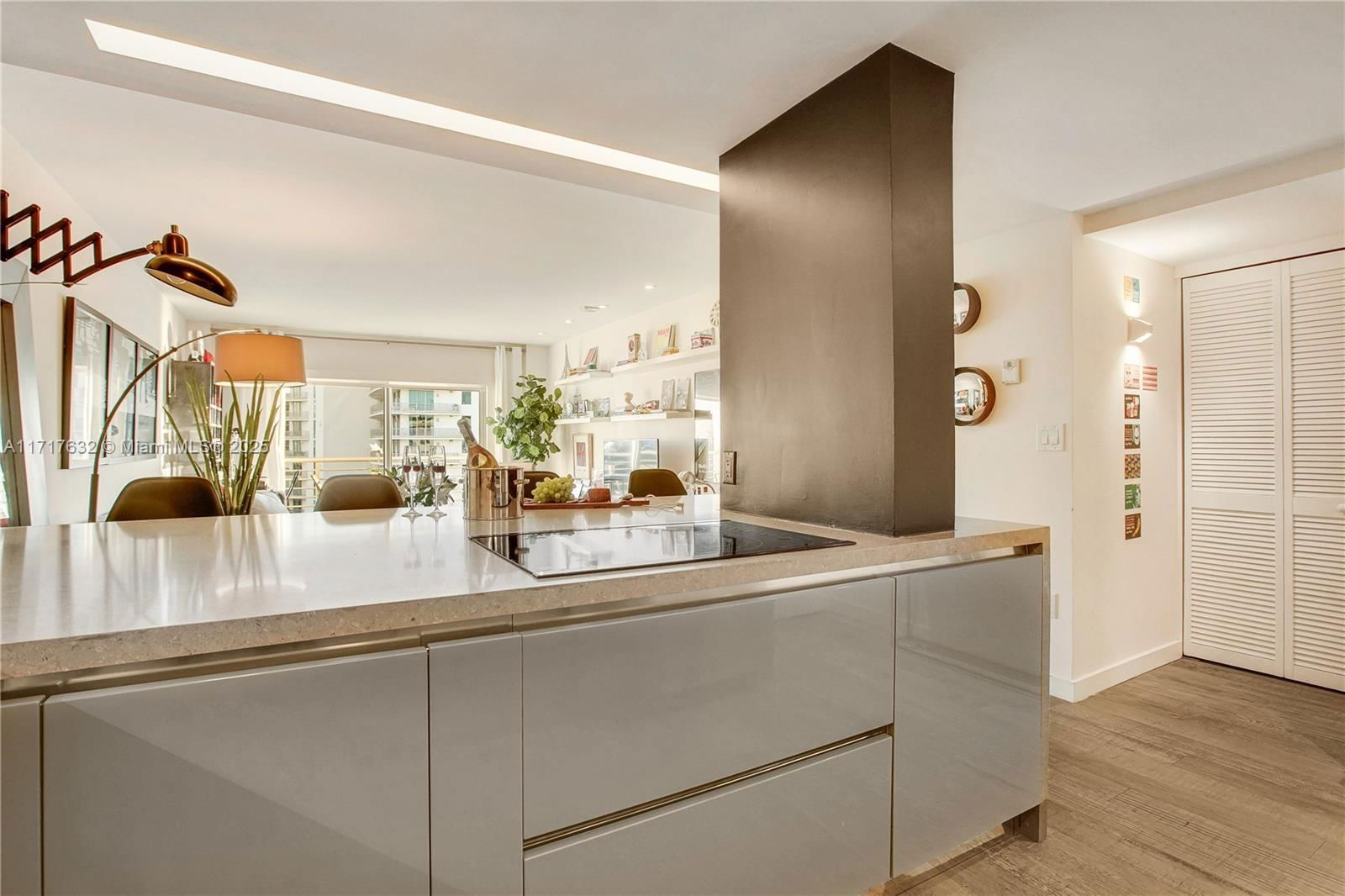 Real estate property located at 1450 Lincoln Rd #909, Miami-dade, Lincoln Bay Towers Condo, Miami Beach, FL