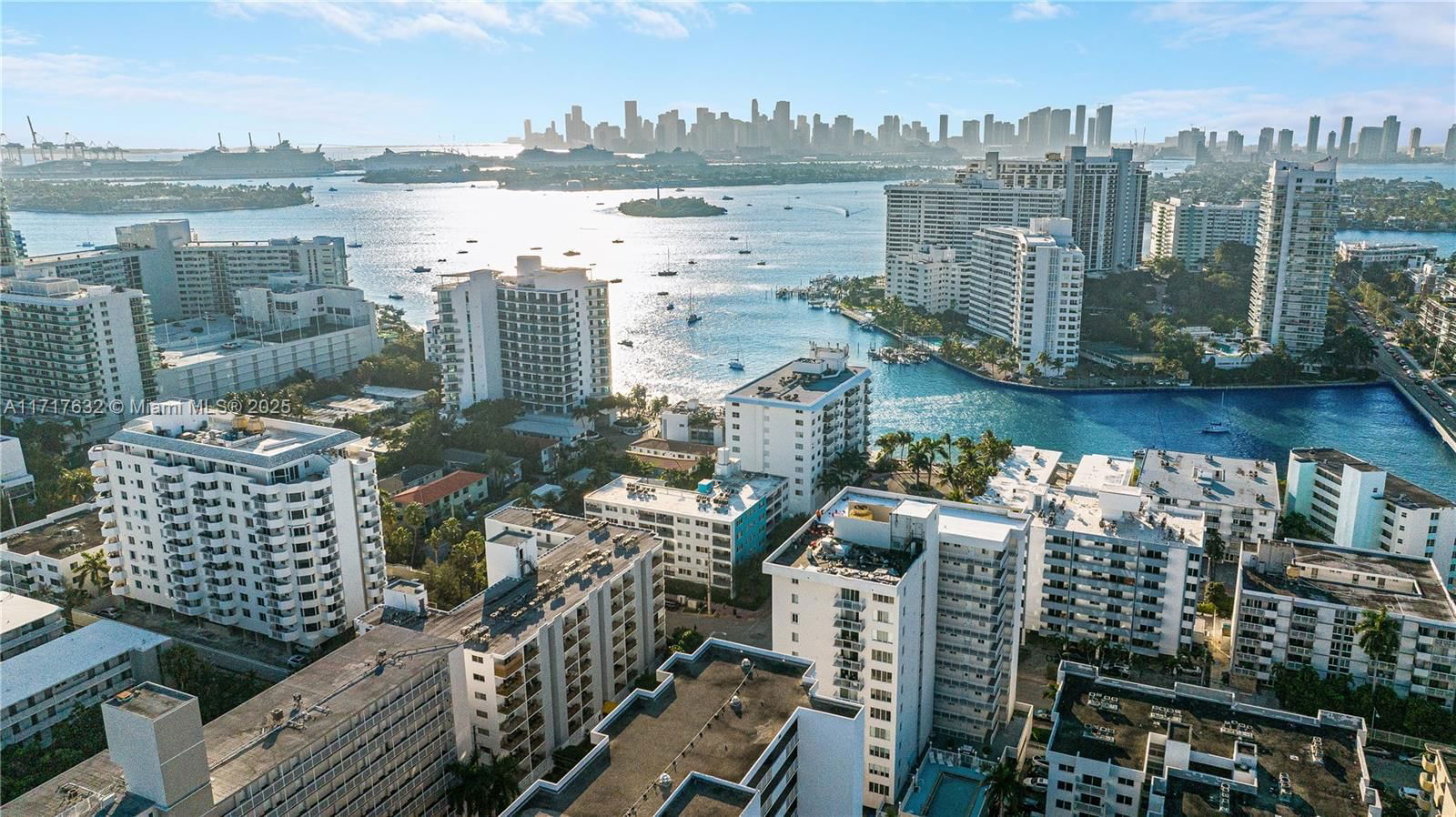 Real estate property located at 1450 Lincoln Rd #909, Miami-dade, Lincoln Bay Towers Condo, Miami Beach, FL