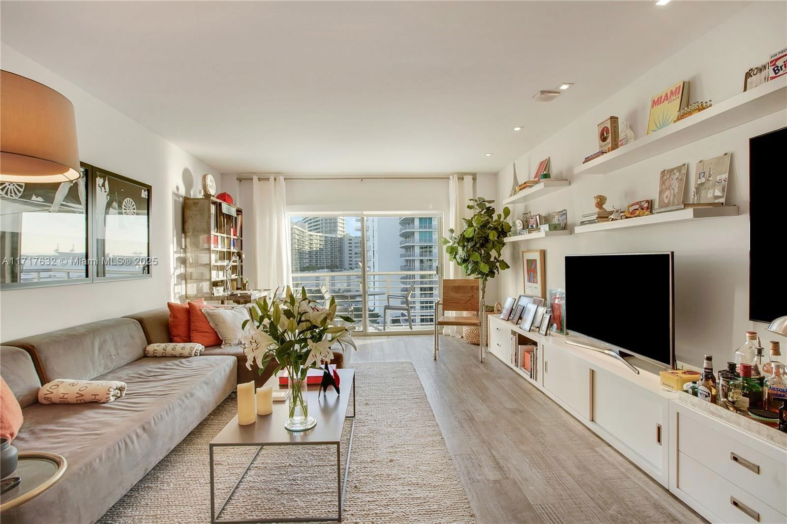 Real estate property located at 1450 Lincoln Rd #909, Miami-dade, Lincoln Bay Towers Condo, Miami Beach, FL