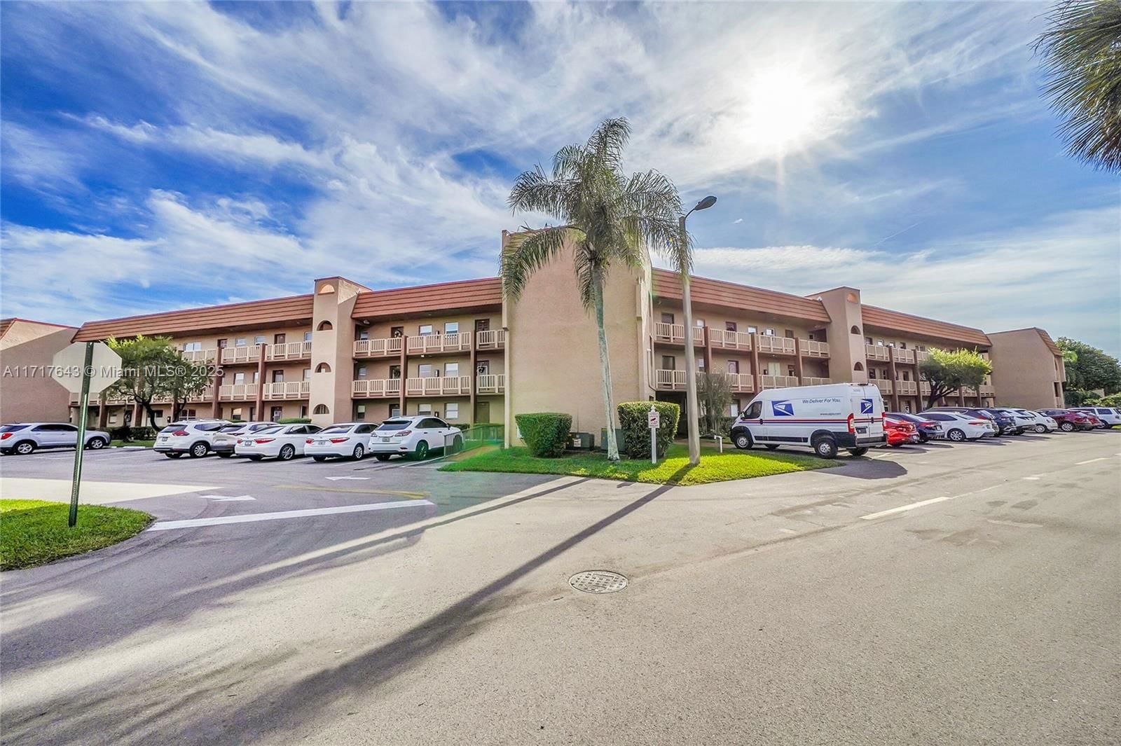 Real estate property located at 9850 Sunrise Lakes Blvd #212, Broward, SUNRISE LAKES 154 CONDO, Sunrise, FL