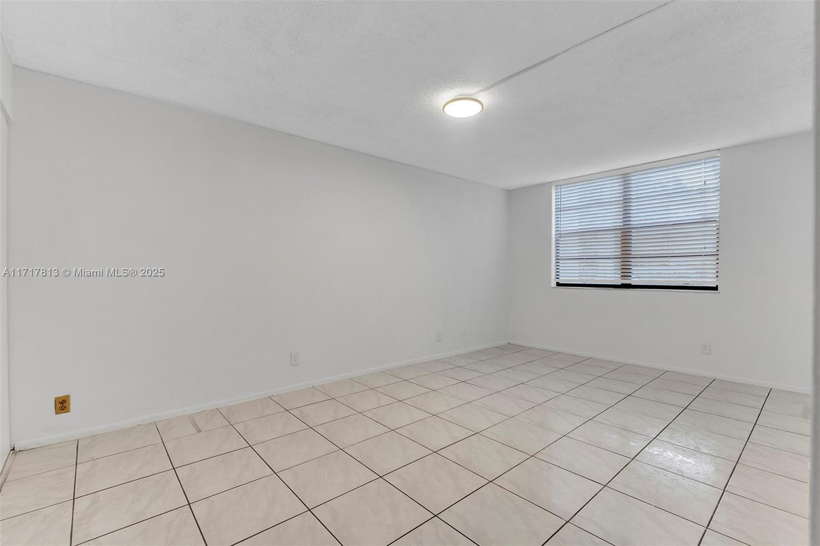 Real estate property located at 6190 Woodlands Blvd #108, Broward, Gate Three Condo, Tamarac, FL