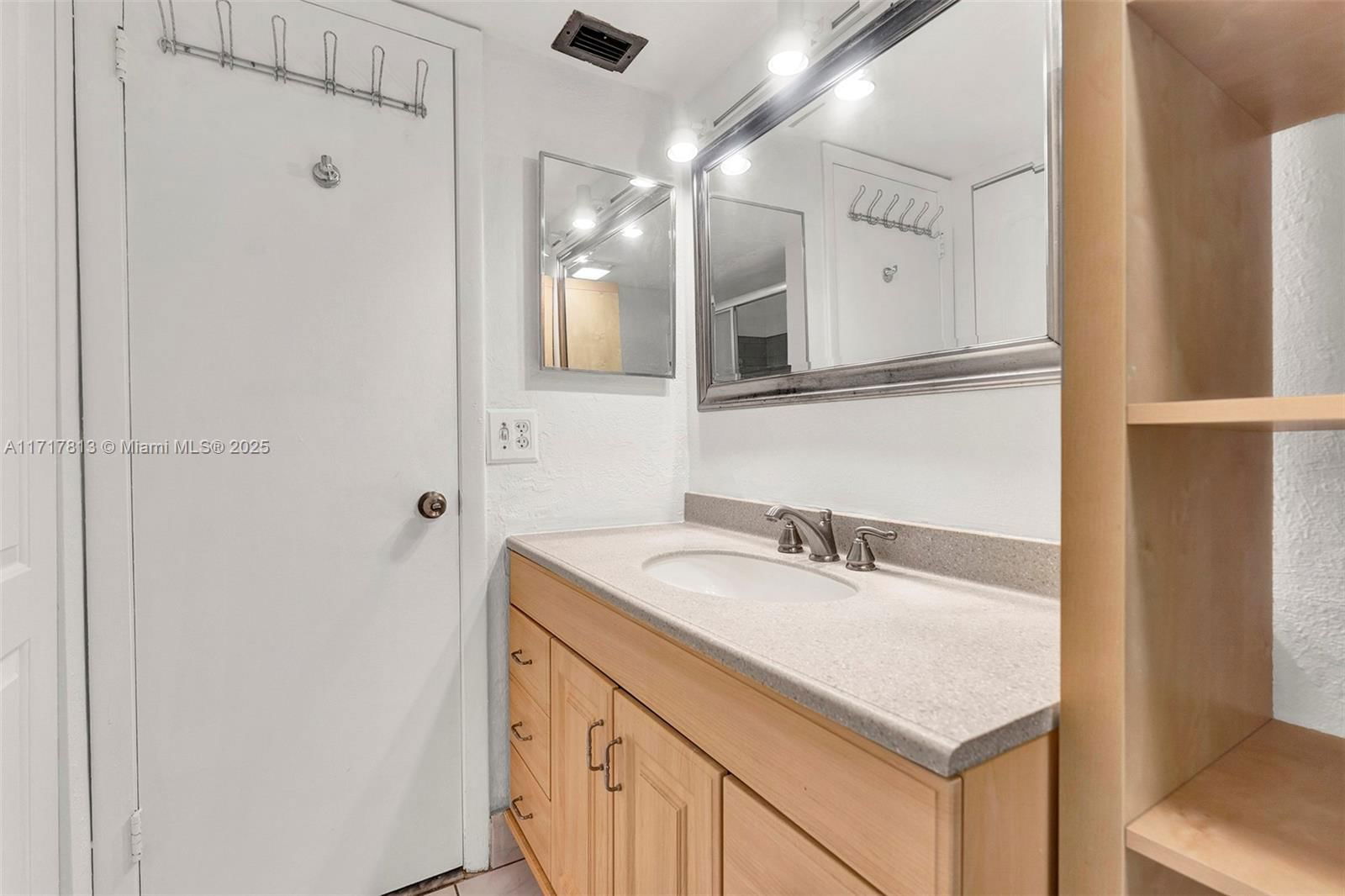Real estate property located at 6190 Woodlands Blvd #108, Broward, Gate Three Condo, Tamarac, FL