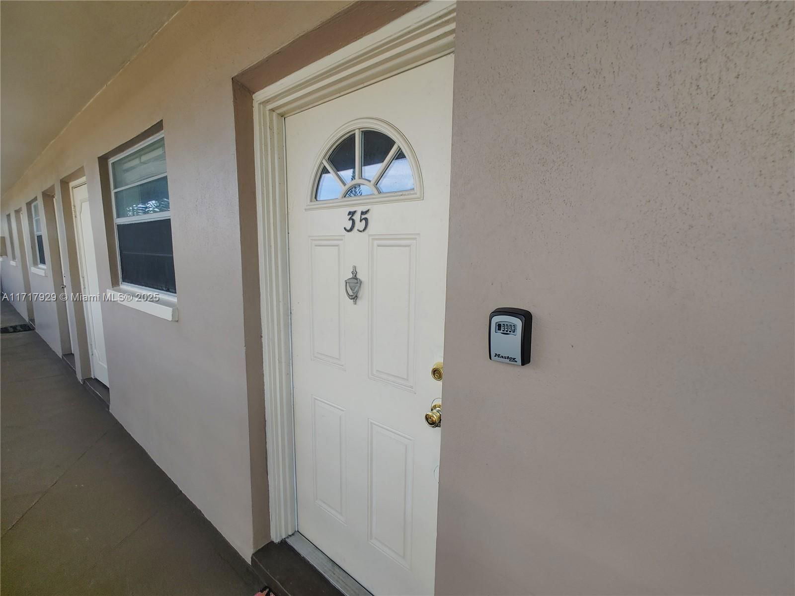 Real estate property located at 2836 Fillmore St #35, Broward, Pinewood Condo, Hollywood, FL