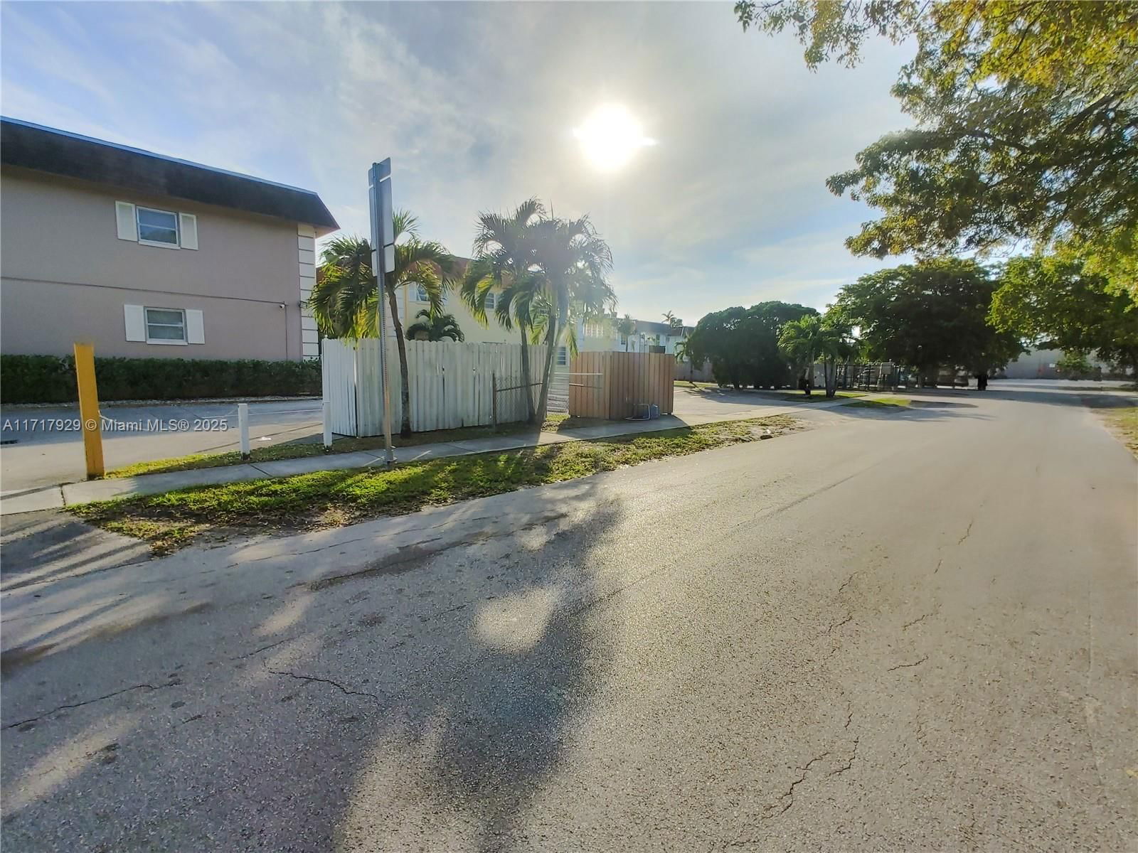 Real estate property located at 2836 Fillmore St #35, Broward, Pinewood Condo, Hollywood, FL