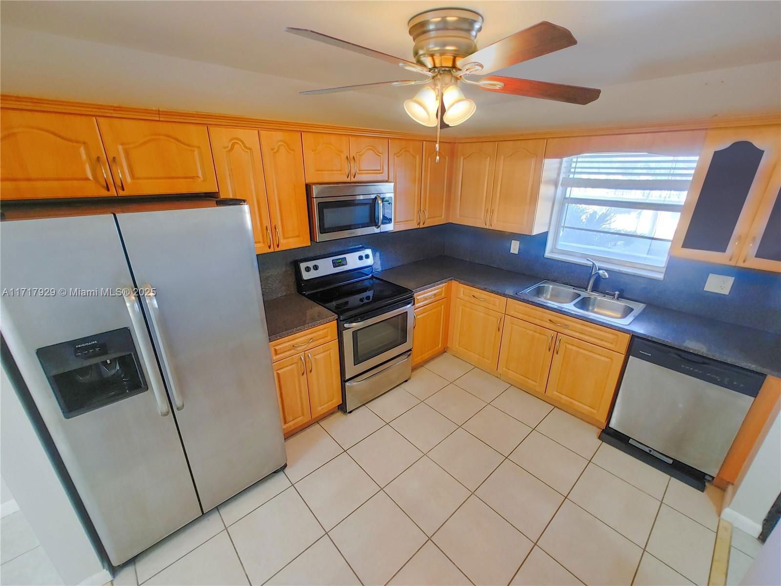 Real estate property located at 2836 Fillmore St #35, Broward, Pinewood Condo, Hollywood, FL