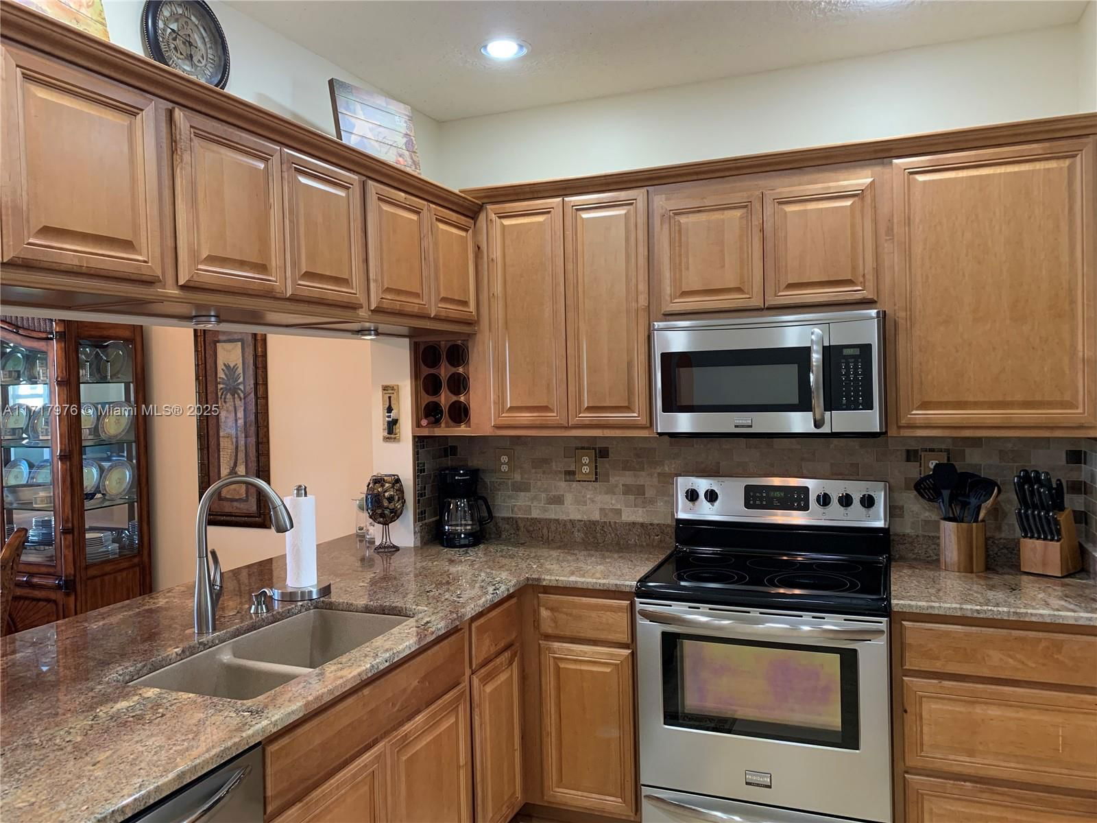 Real estate property located at 6062 Landing Way #15, Martin, Hansons Landing Condo, Stuart, FL