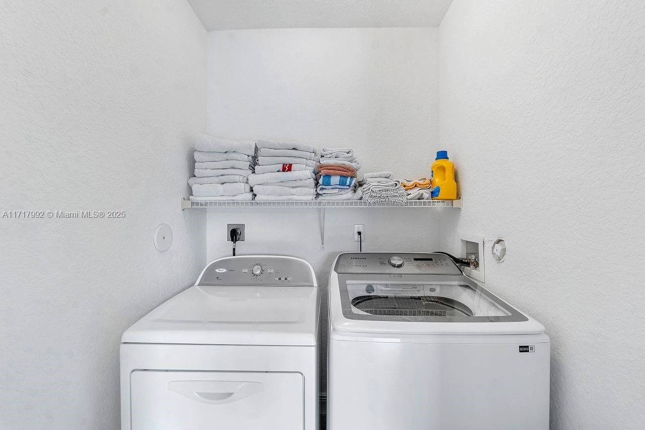Real estate property located at 20930 87th Ave #305, Miami-dade, Breeze Of Galloway Condo, Cutler Bay, FL