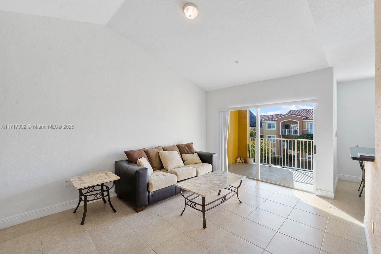 Real estate property located at 20930 87th Ave #305, Miami-dade, Breeze Of Galloway Condo, Cutler Bay, FL