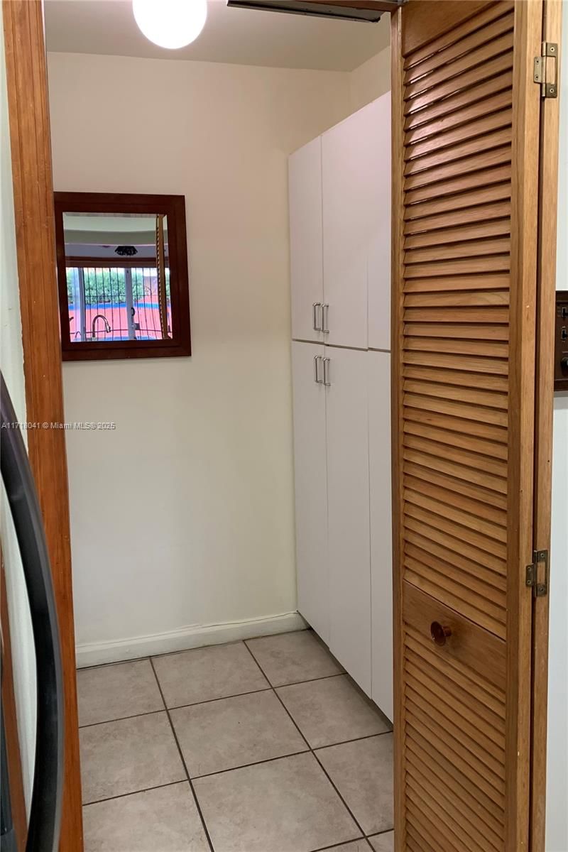 Real estate property located at 4201 19th Ave, Miami-dade, Palm Springs Villas South, Hialeah, FL