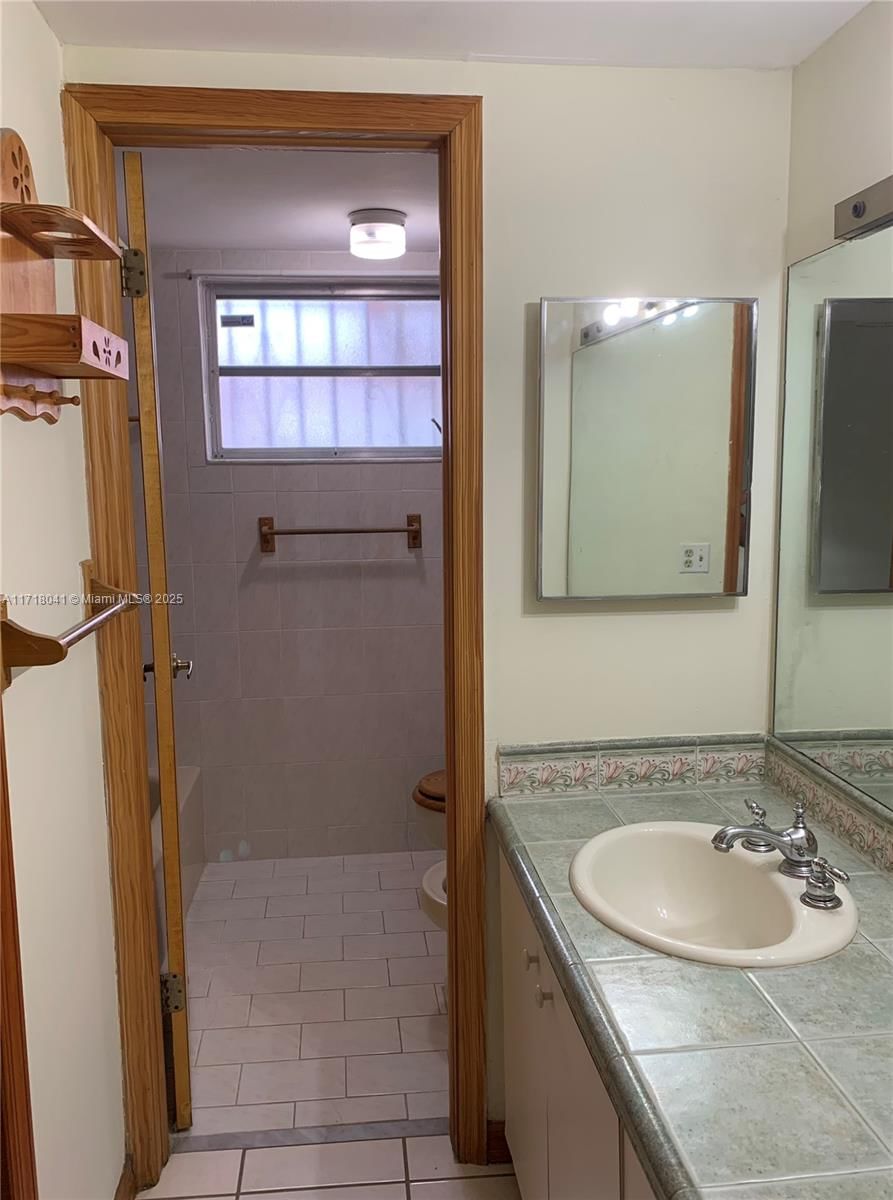 Real estate property located at 4201 19th Ave, Miami-dade, Palm Springs Villas South, Hialeah, FL