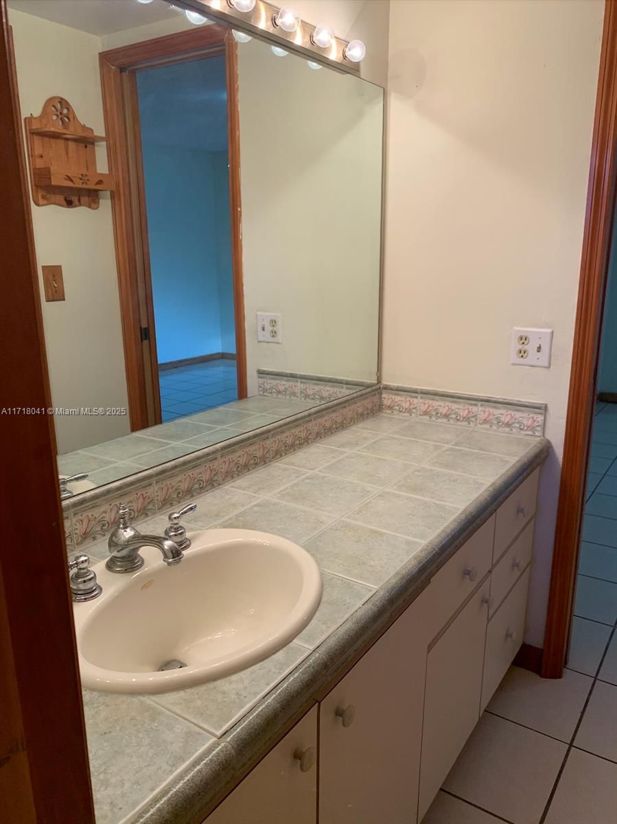 Real estate property located at 4201 19th Ave, Miami-dade, Palm Springs Villas South, Hialeah, FL