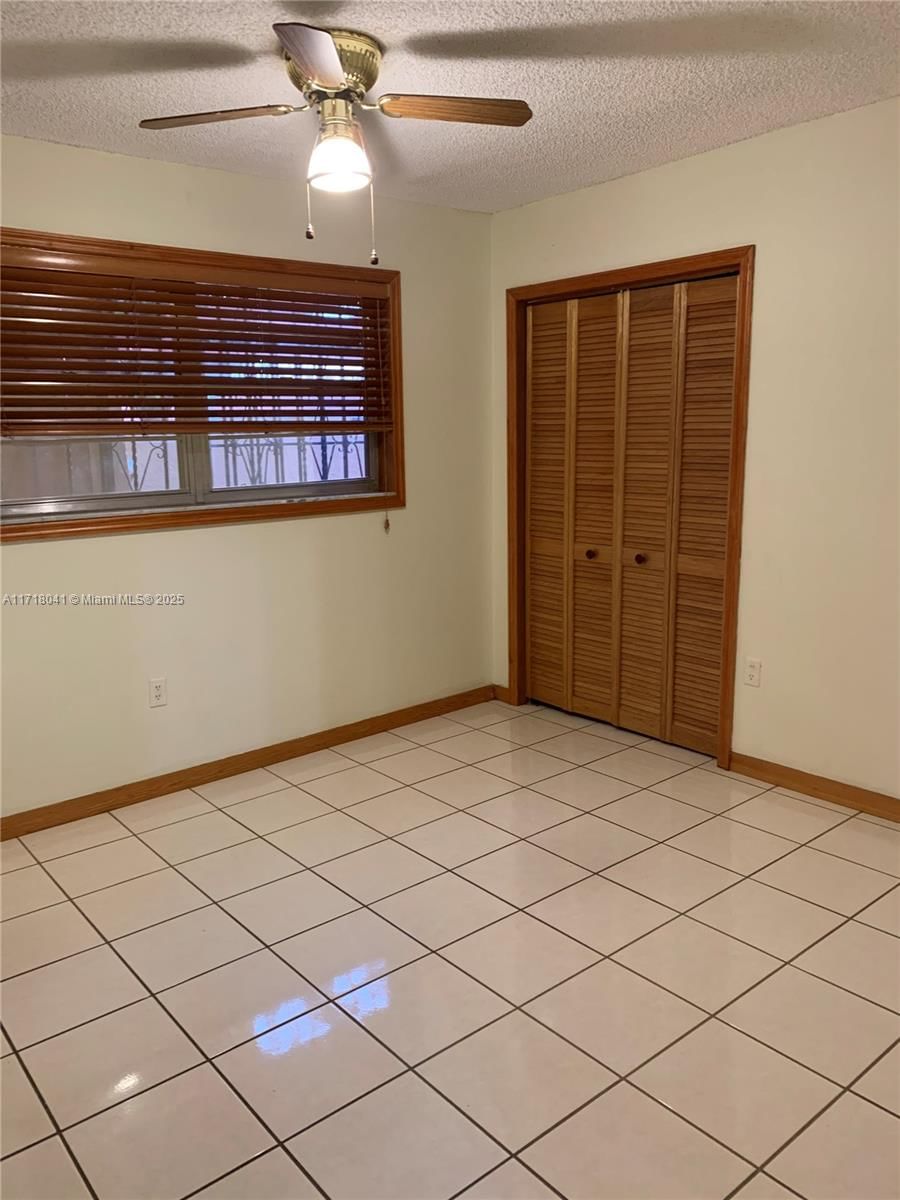 Real estate property located at 4201 19th Ave, Miami-dade, Palm Springs Villas South, Hialeah, FL
