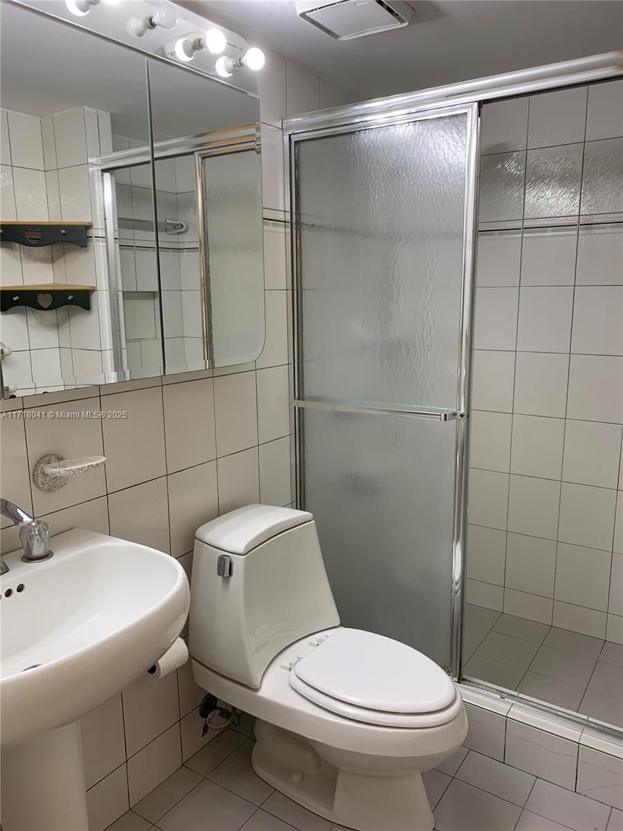 Real estate property located at 4201 19th Ave, Miami-dade, Palm Springs Villas South, Hialeah, FL