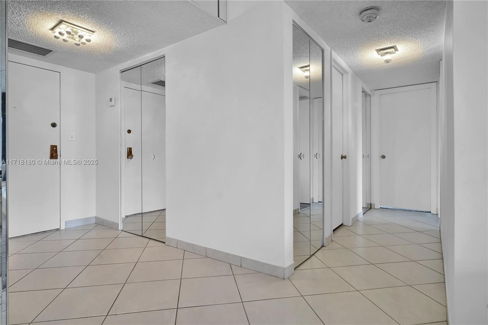 Real estate property located at 3800 Ocean Dr #1019, Broward, Hallmark Of Hollywood Con, Hollywood, FL