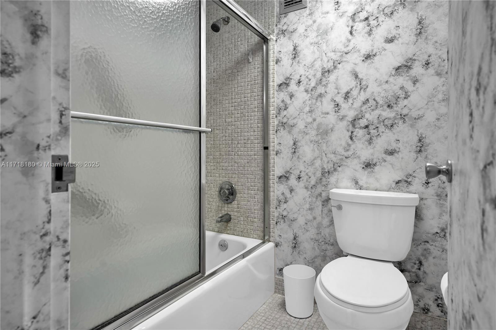 Real estate property located at 3800 Ocean Dr #1019, Broward, Hallmark Of Hollywood Con, Hollywood, FL