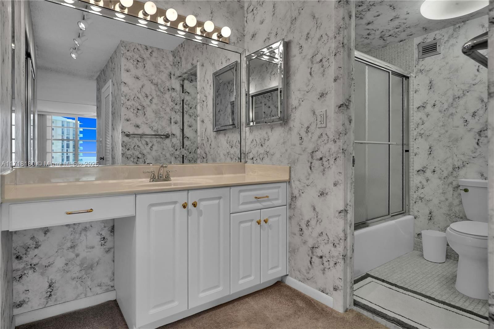 Real estate property located at 3800 Ocean Dr #1019, Broward, Hallmark Of Hollywood Con, Hollywood, FL