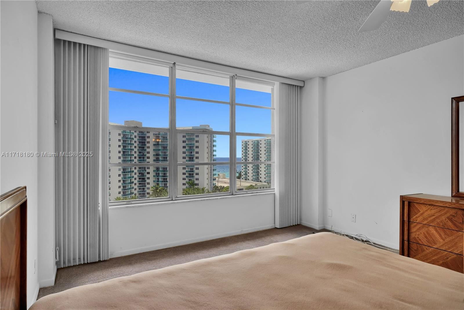 Real estate property located at 3800 Ocean Dr #1019, Broward, Hallmark Of Hollywood Con, Hollywood, FL