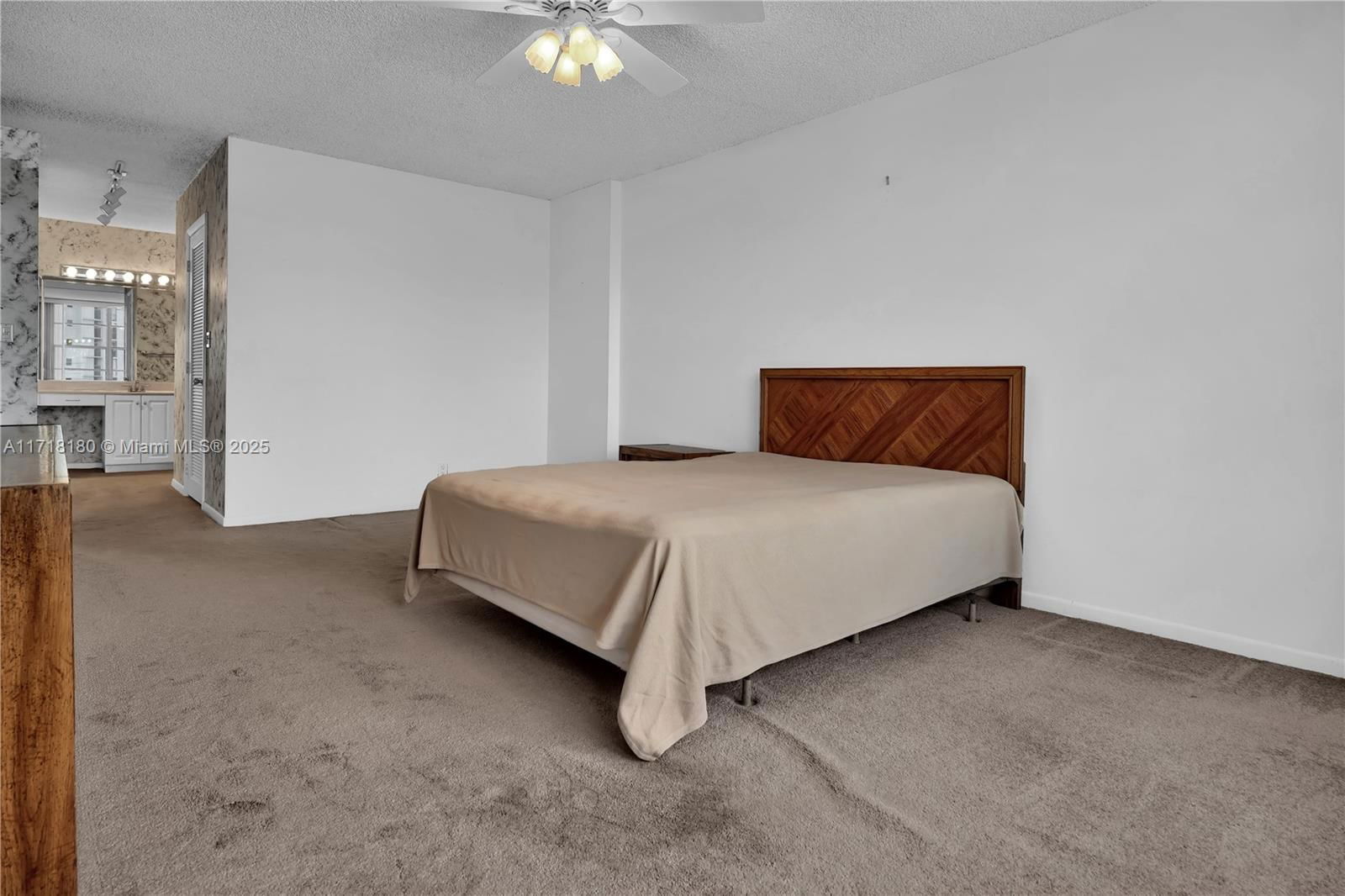 Real estate property located at 3800 Ocean Dr #1019, Broward, Hallmark Of Hollywood Con, Hollywood, FL
