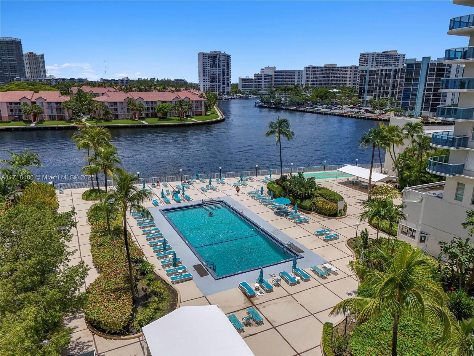 Real estate property located at 3800 Ocean Dr #1019, Broward, Hallmark Of Hollywood Con, Hollywood, FL