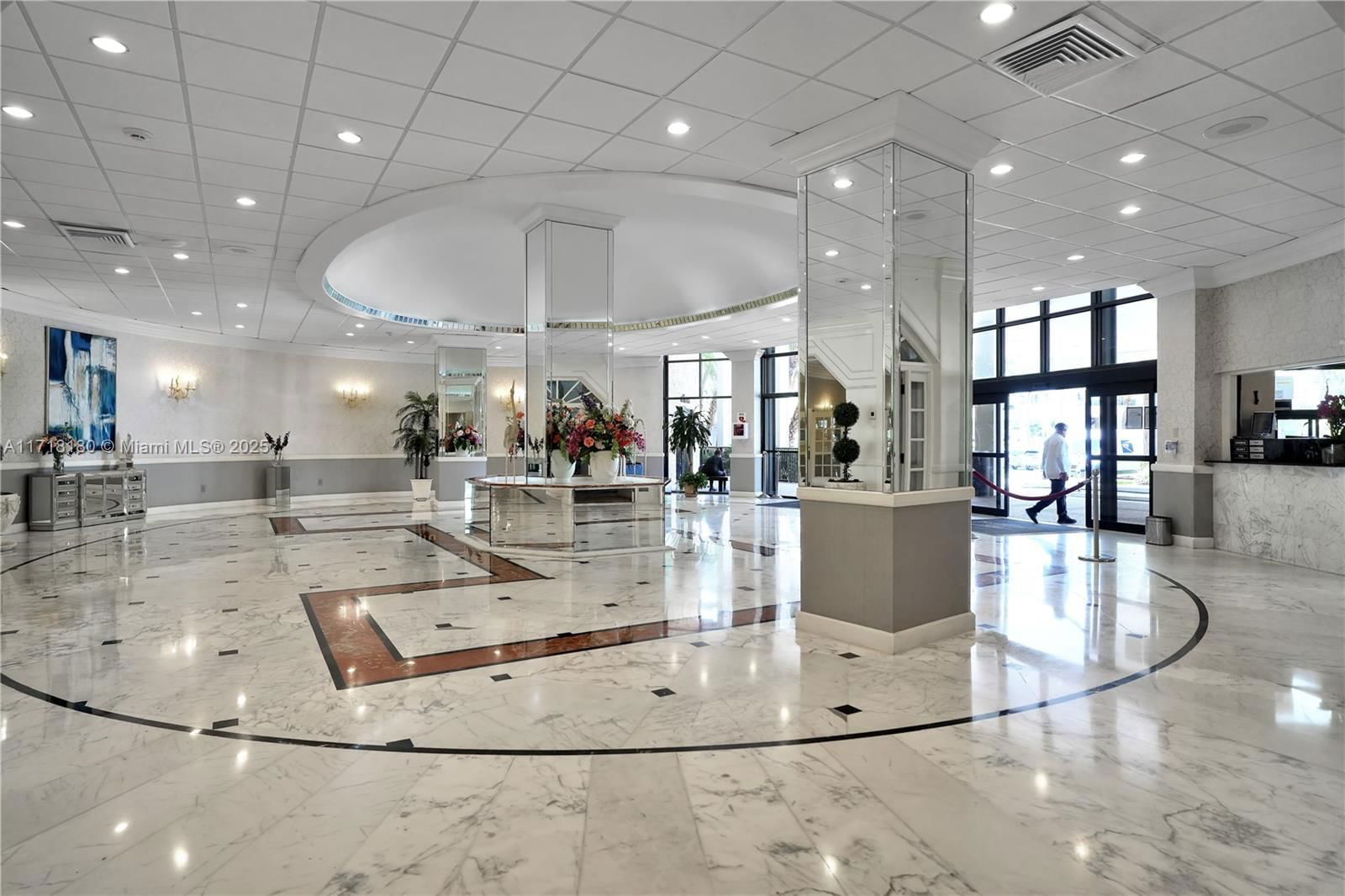 Real estate property located at 3800 Ocean Dr #1019, Broward, Hallmark Of Hollywood Con, Hollywood, FL