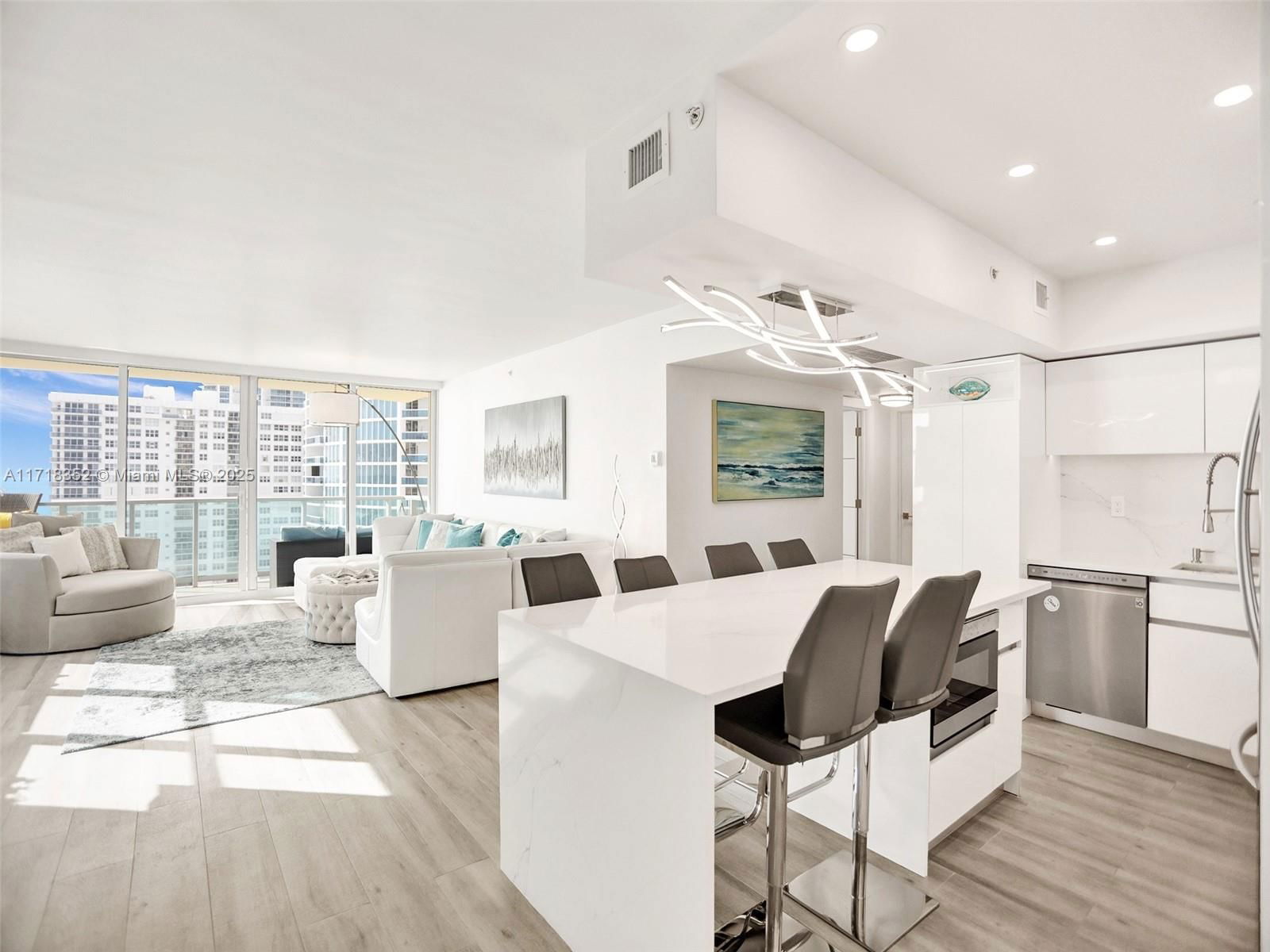 Real estate property located at 2501 Ocean Dr #1211, Broward, Wave Condo, Hollywood, FL