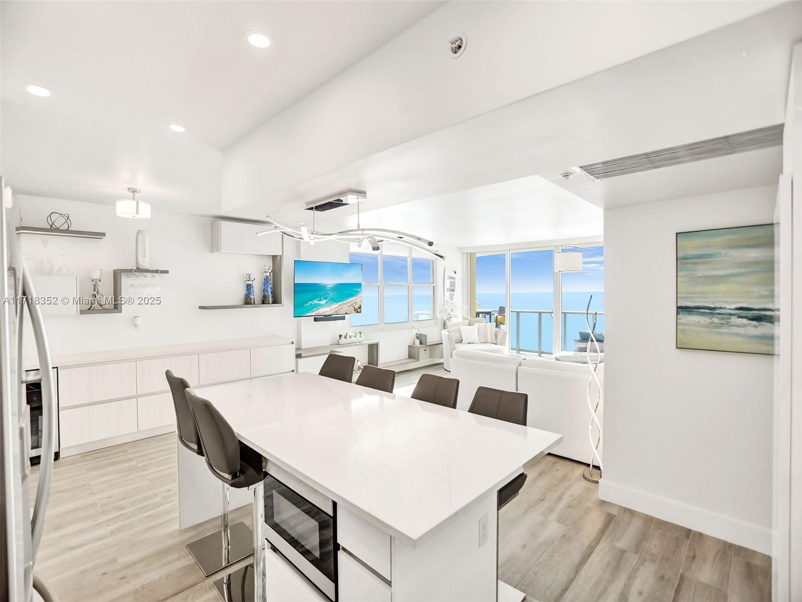 Real estate property located at 2501 Ocean Dr #1211, Broward, Wave Condo, Hollywood, FL
