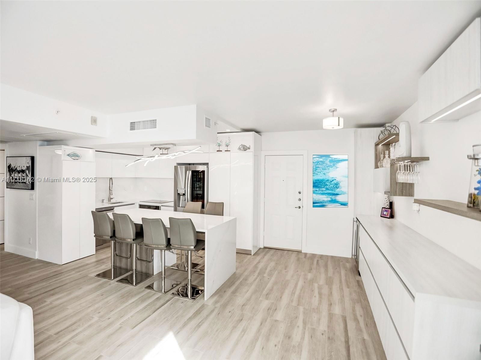 Real estate property located at 2501 Ocean Dr #1211, Broward, Wave Condo, Hollywood, FL