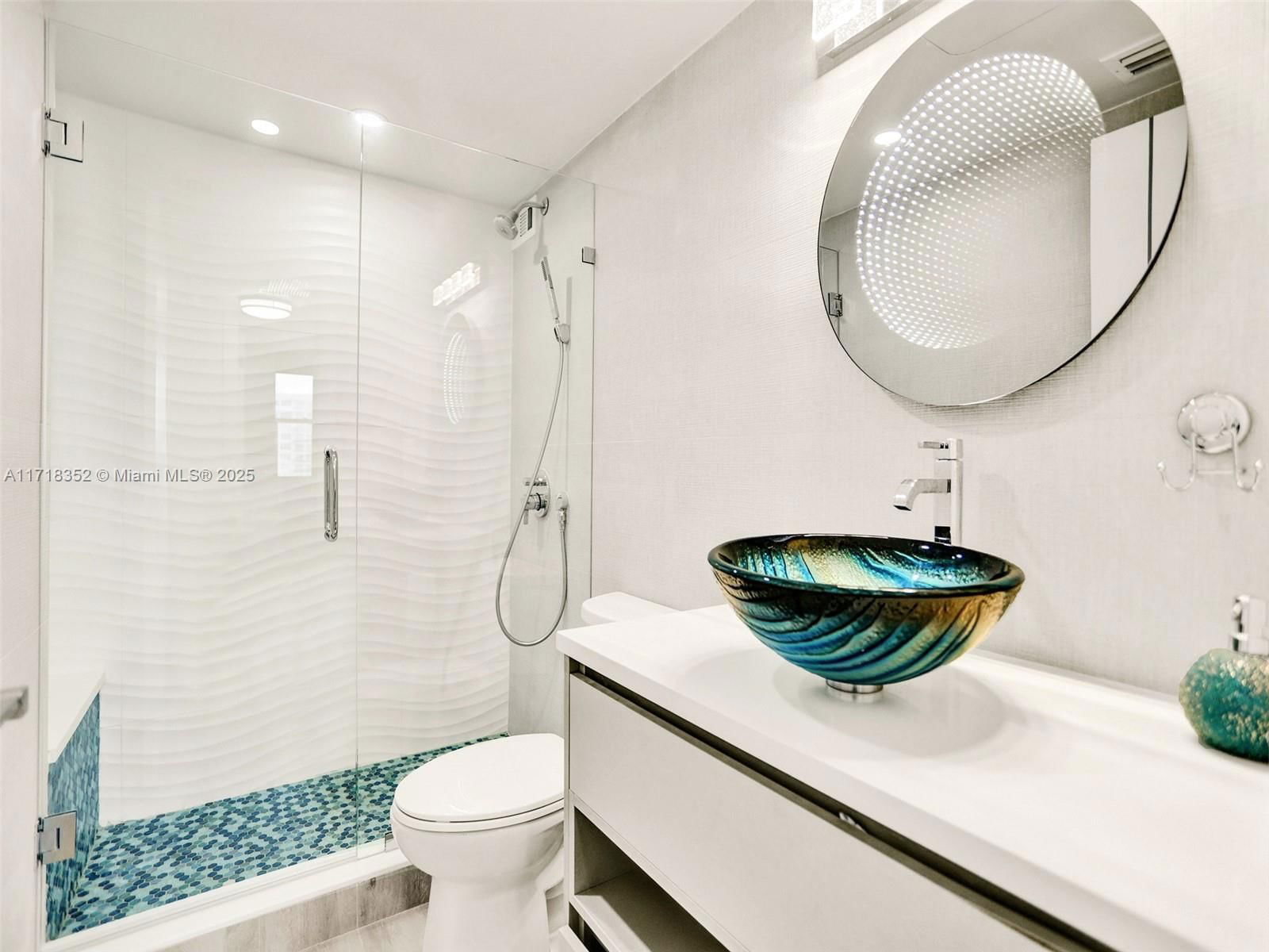 Real estate property located at 2501 Ocean Dr #1211, Broward, Wave Condo, Hollywood, FL