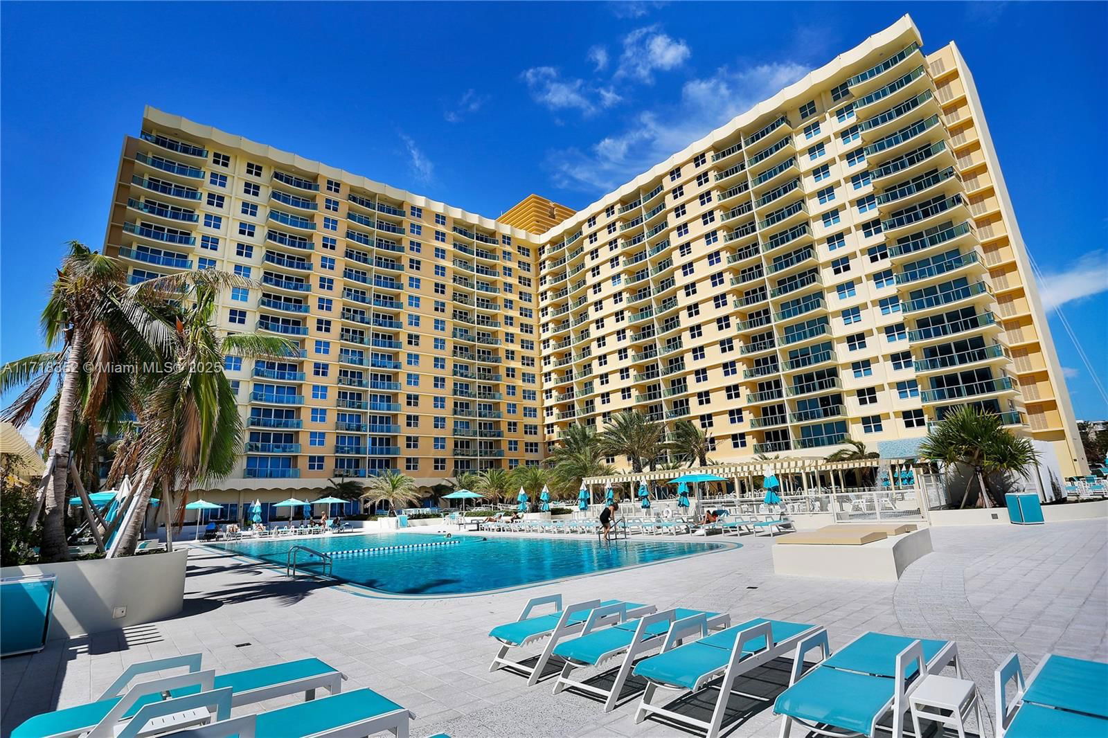 Real estate property located at 2501 Ocean Dr #1211, Broward, Wave Condo, Hollywood, FL