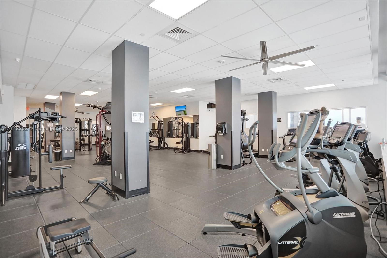 Real estate property located at 2501 Ocean Dr #1211, Broward, Wave Condo, Hollywood, FL