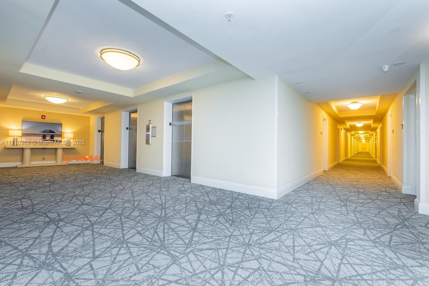 Real estate property located at 2501 Ocean Dr #1211, Broward, Wave Condo, Hollywood, FL