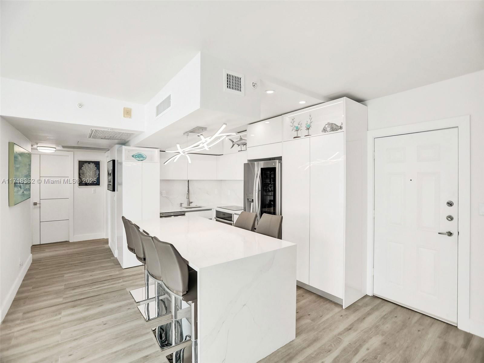 Real estate property located at 2501 Ocean Dr #1211, Broward, Wave Condo, Hollywood, FL