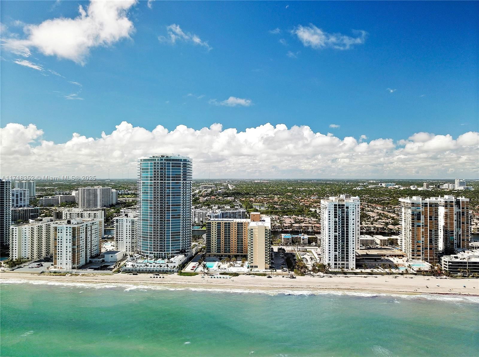 Real estate property located at 2501 Ocean Dr #1211, Broward, Wave Condo, Hollywood, FL