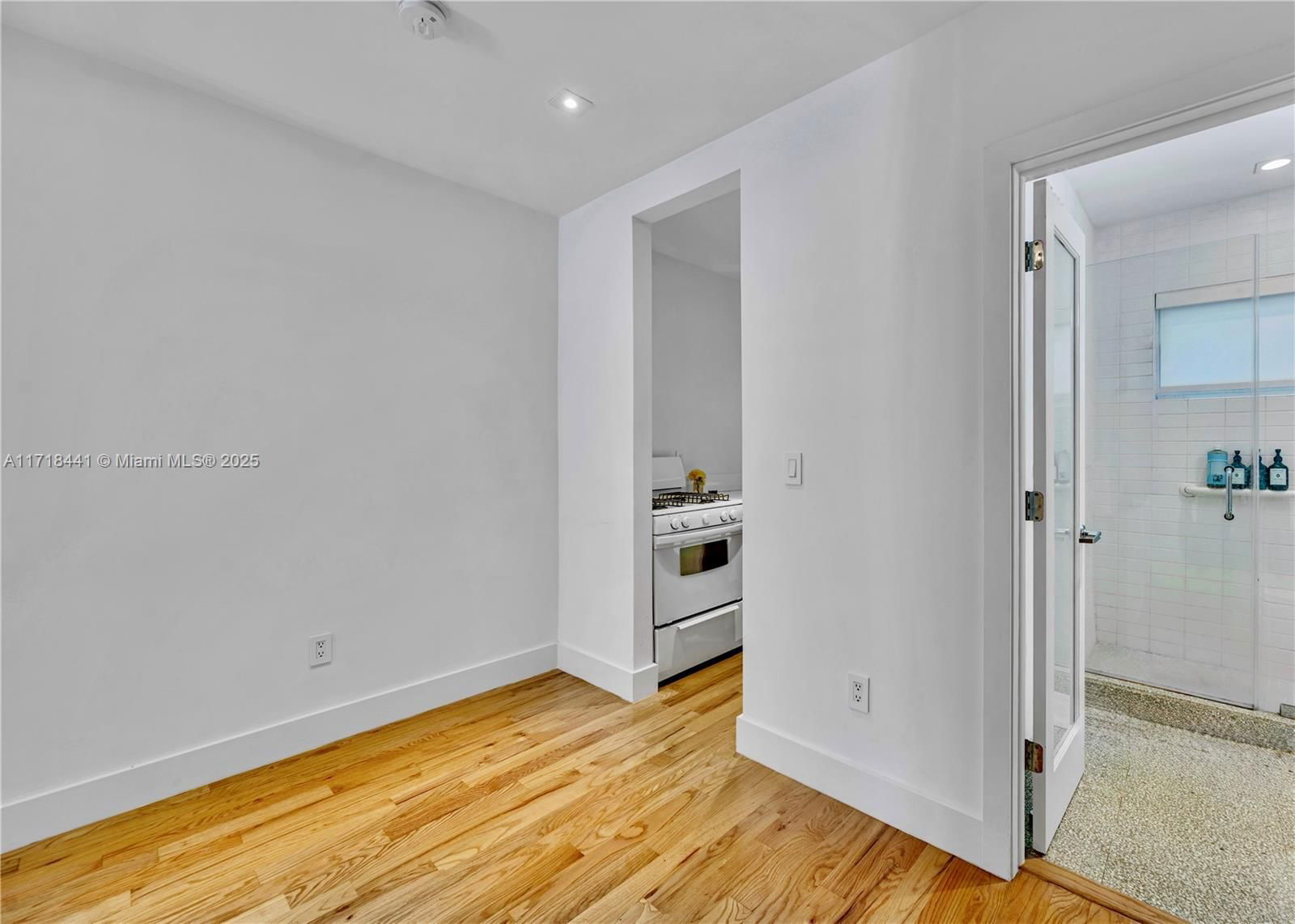 Real estate property located at 745 13th St #10, Miami-dade, Beachwalk Condo, Miami Beach, FL