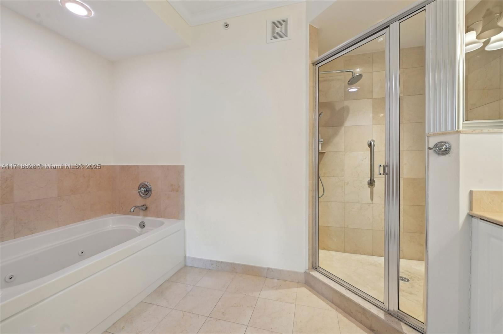 Real estate property located at 7530 102nd St #303, Miami-dade, The Reserve Of Pinecrest, Pinecrest, FL