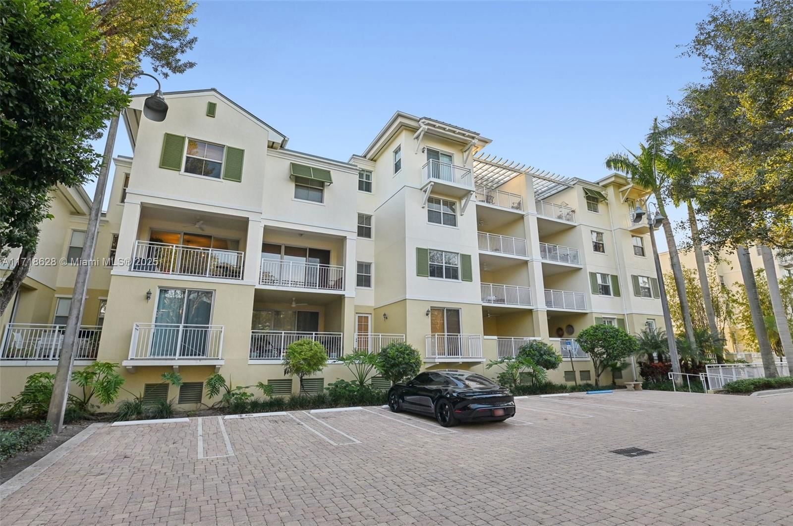 Real estate property located at 7530 102nd St #303, Miami-dade, The Reserve Of Pinecrest, Pinecrest, FL