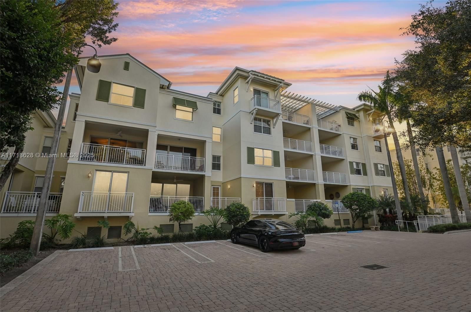 Real estate property located at 7530 102nd St #303, Miami-dade, The Reserve Of Pinecrest, Pinecrest, FL