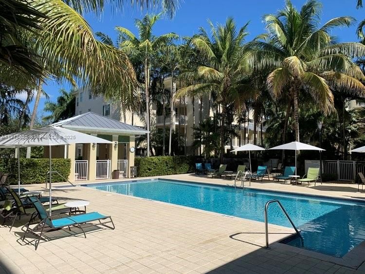 Real estate property located at 7530 102nd St #303, Miami-dade, The Reserve Of Pinecrest, Pinecrest, FL