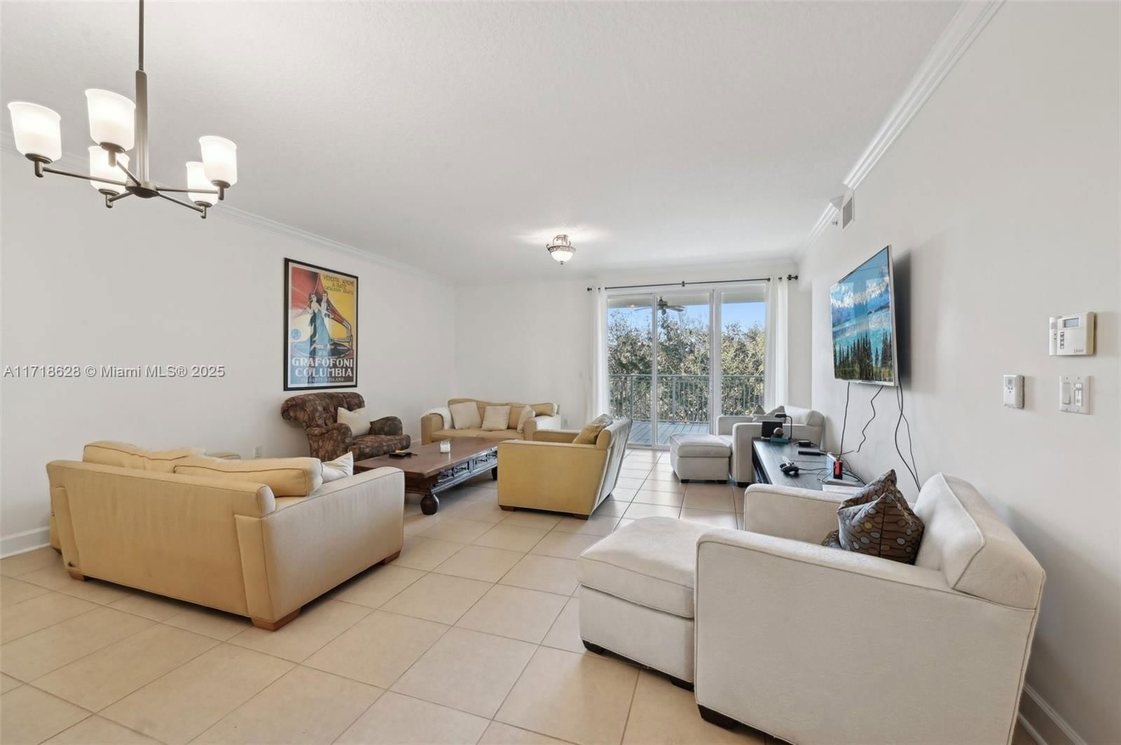 Real estate property located at 7530 102nd St #303, Miami-dade, The Reserve Of Pinecrest, Pinecrest, FL
