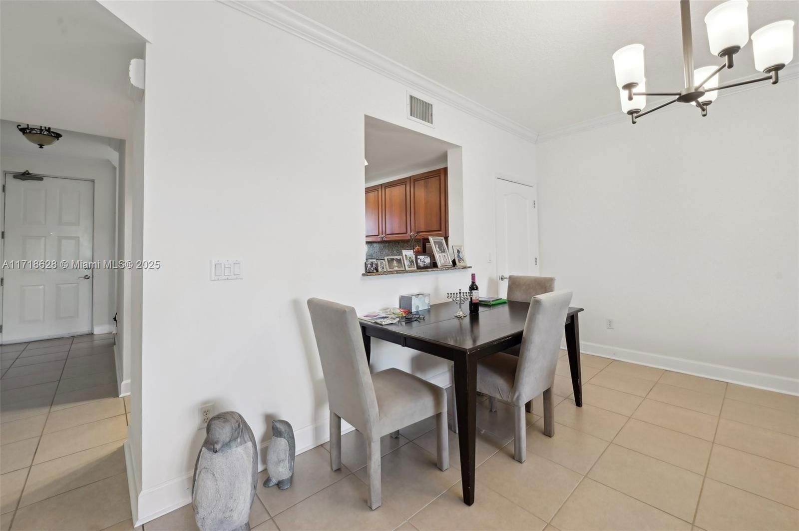 Real estate property located at 7530 102nd St #303, Miami-dade, The Reserve Of Pinecrest, Pinecrest, FL