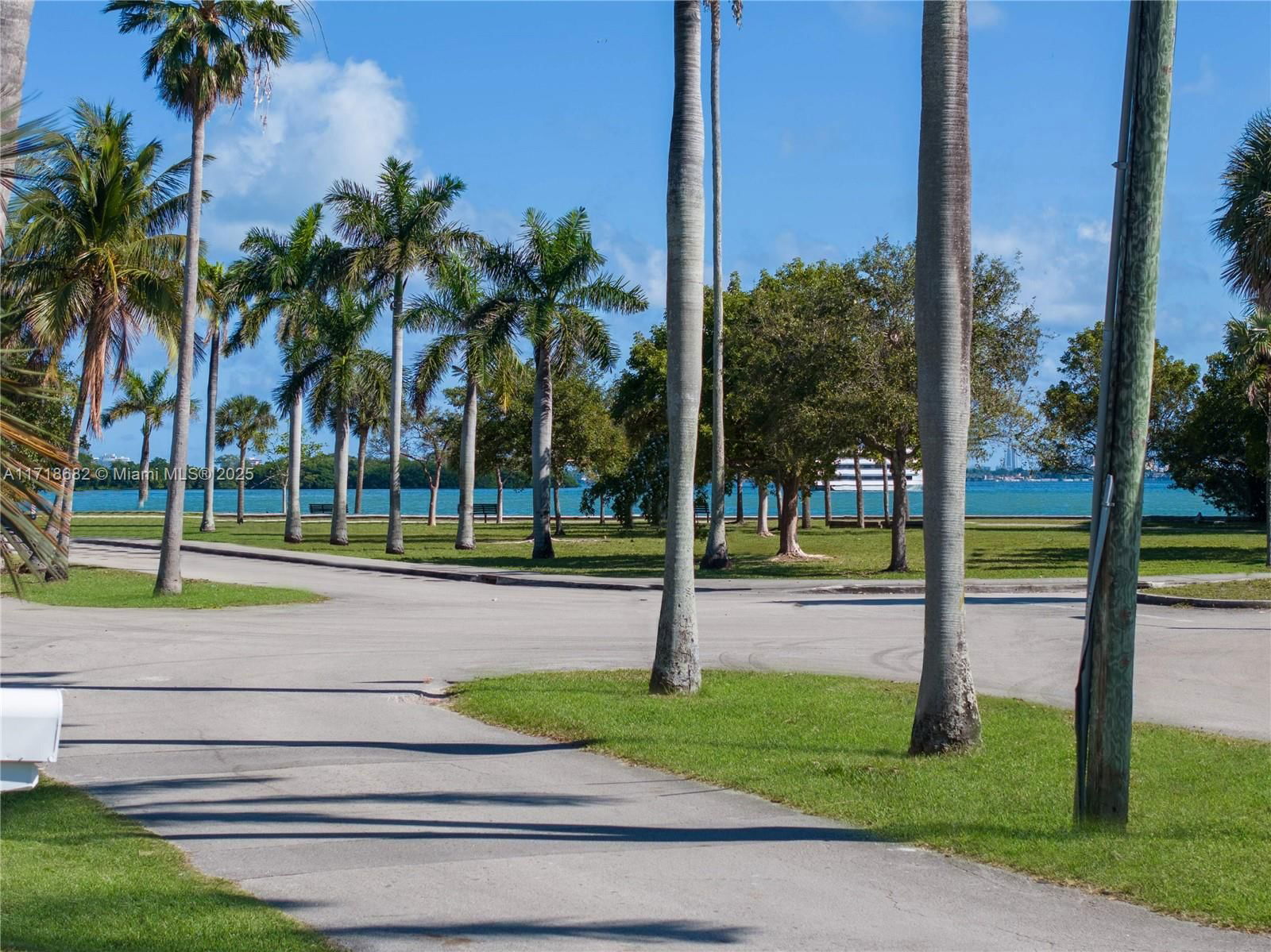 Real estate property located at 921 71st St, Miami-dade, Washington Place, Miami, FL